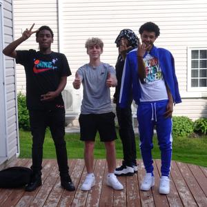 边打电话边被cao
